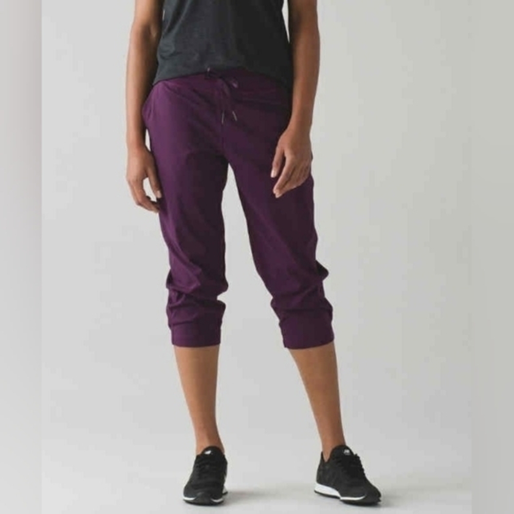 Lululemon Studio Crop II (Unlined) - Sz 4